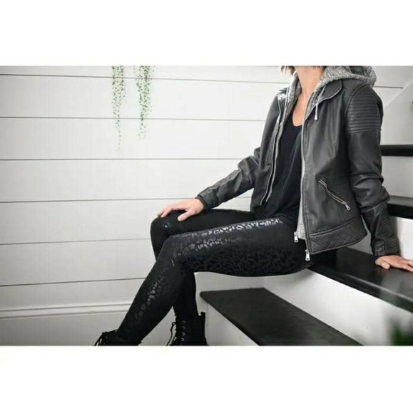 NWT Black High Waist Wide Waistband Leopard Print Leggings, 2XL - Picture 4 of 5